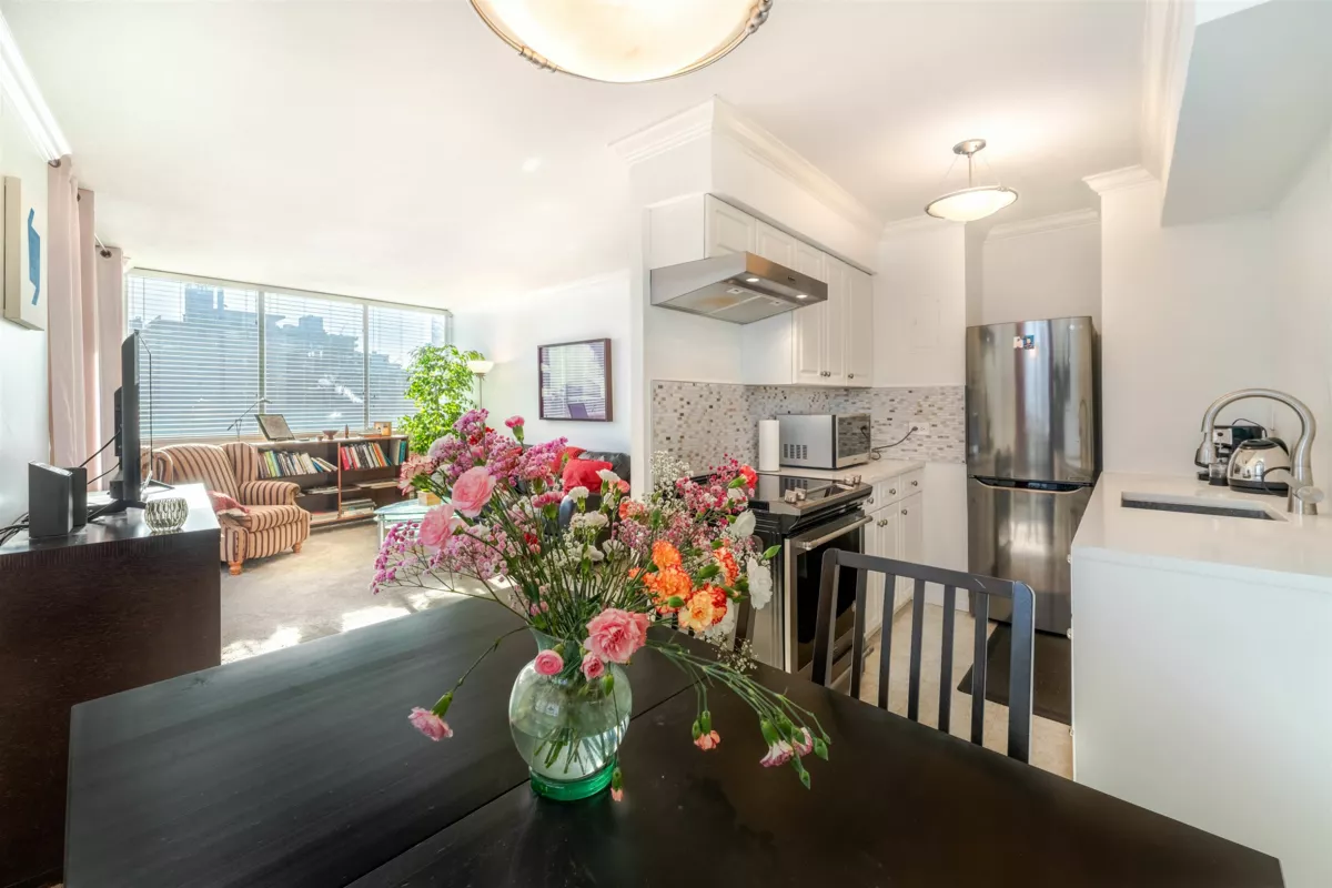 Powder Room Photo of 605 1251 Cardero Street, Vancouver, BC