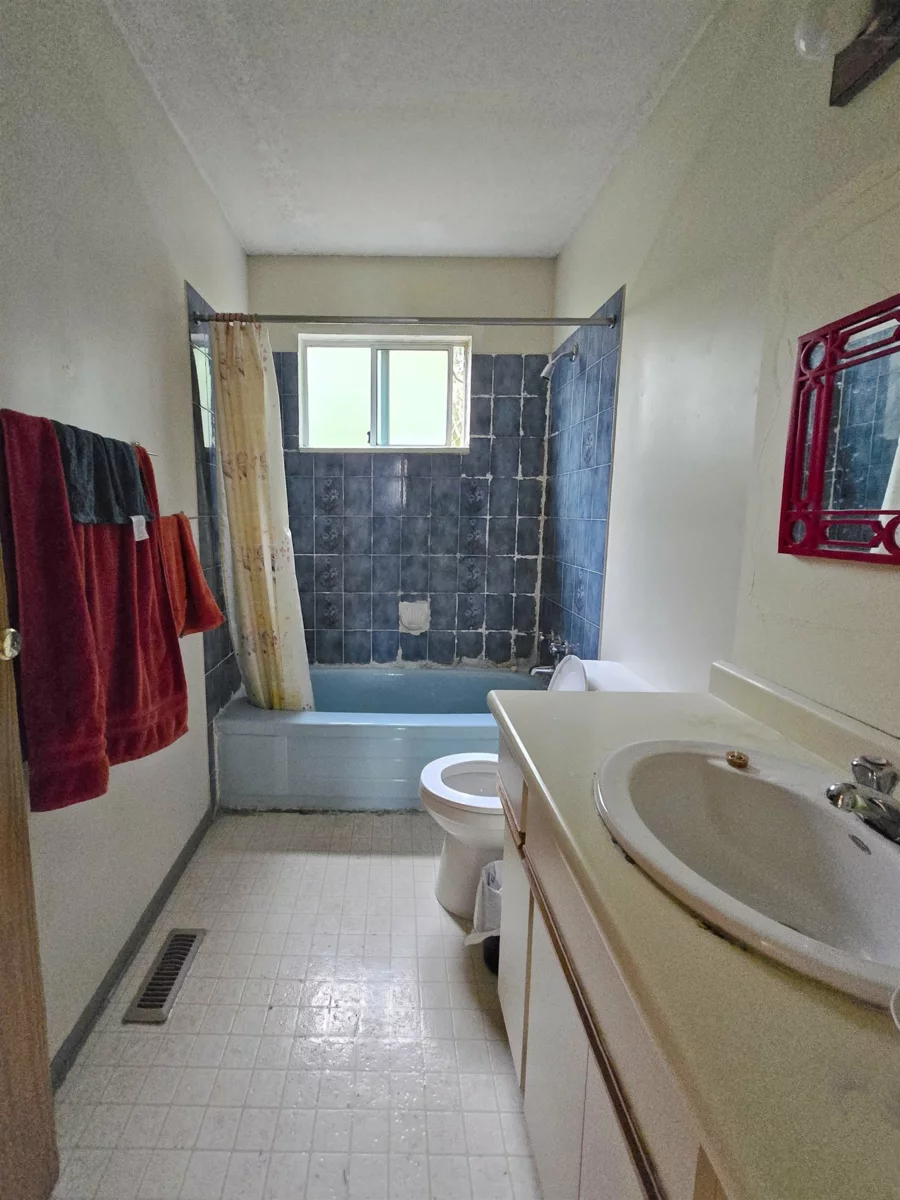 Dining Area Photo of 6421 King George Boulevard, Surrey, BC