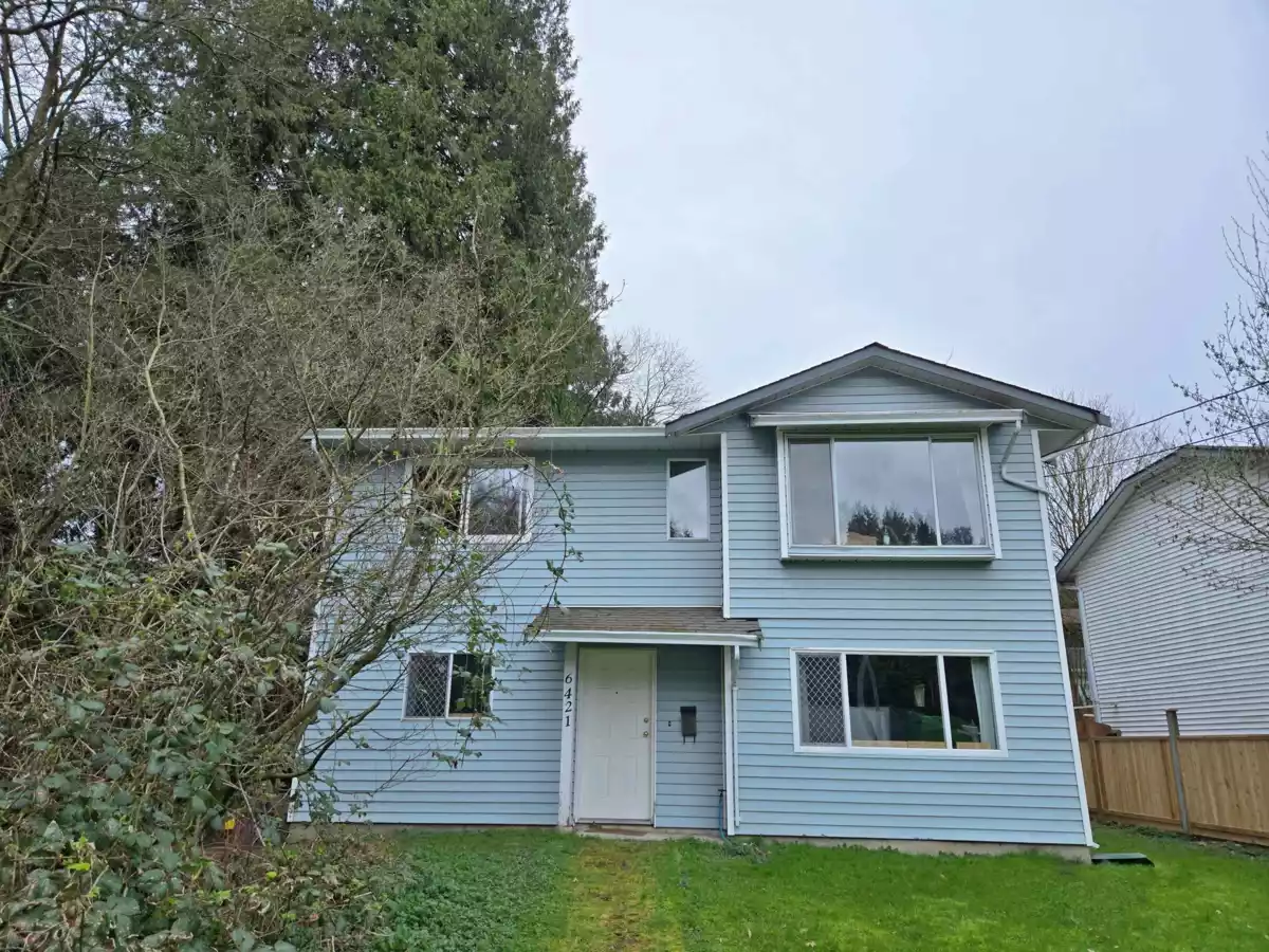 Pantry Photo of 6421 King George Boulevard, Surrey, BC