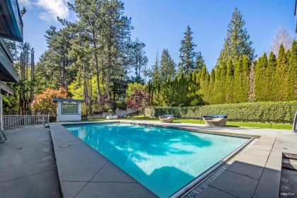 Breakfast Nook Photo of 3771 Southridge Avenue, West Vancouver, BC