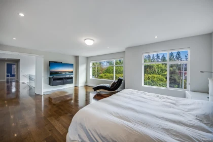 Hallway Photo of 3771 Southridge Avenue, West Vancouver, BC