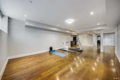 Hot Tub / Spa Photo of 3771 Southridge Avenue, West Vancouver, BC