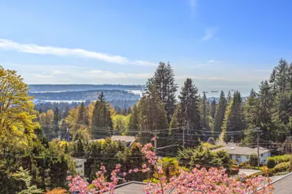 3975 Woodbury Avenue, North Vancouver, BC, North vancouver — Single Family Residence for sale