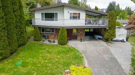 5724 Salmon Drive, Sechelt, BC, Sechelt — Single Family Residence for sale