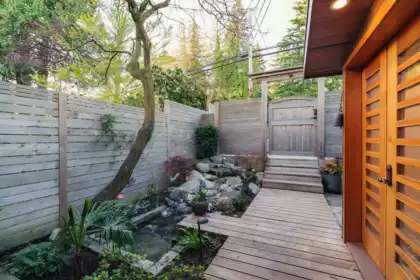 6329 Sunshine Coast Highway, Sechelt, BC, Sechelt — Single Family Residence for sale