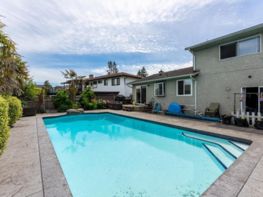 Basement Recreation Room Photo of 5259 Oak Place, Delta, BC