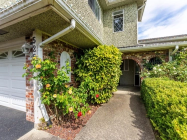 5259 Oak Place, Delta, BC, Delta — Single Family Residence for sale