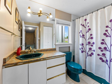 Kitchen Island Photo of 5259 Oak Place, Delta, BC
