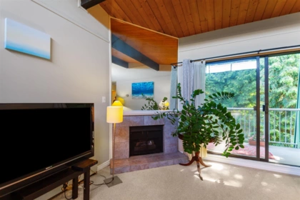 302 3901 Carrigan Court, Burnaby, BC, Burnaby — Apartment/Condo for sale