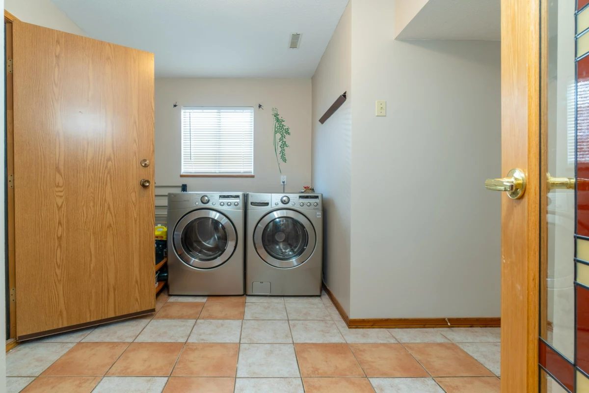 Hallway Photo of 1426 Gabriola Drive, Coquitlam, BC