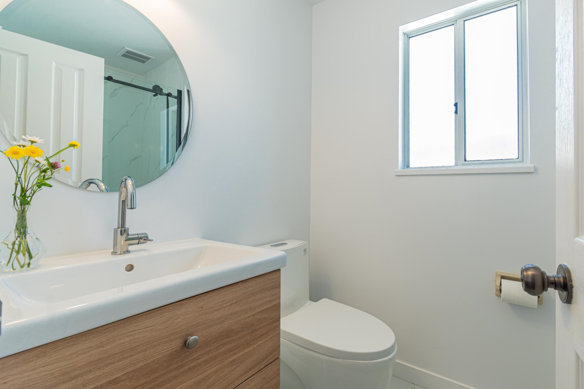 Hot Tub / Spa Photo of 1426 Gabriola Drive, Coquitlam, BC