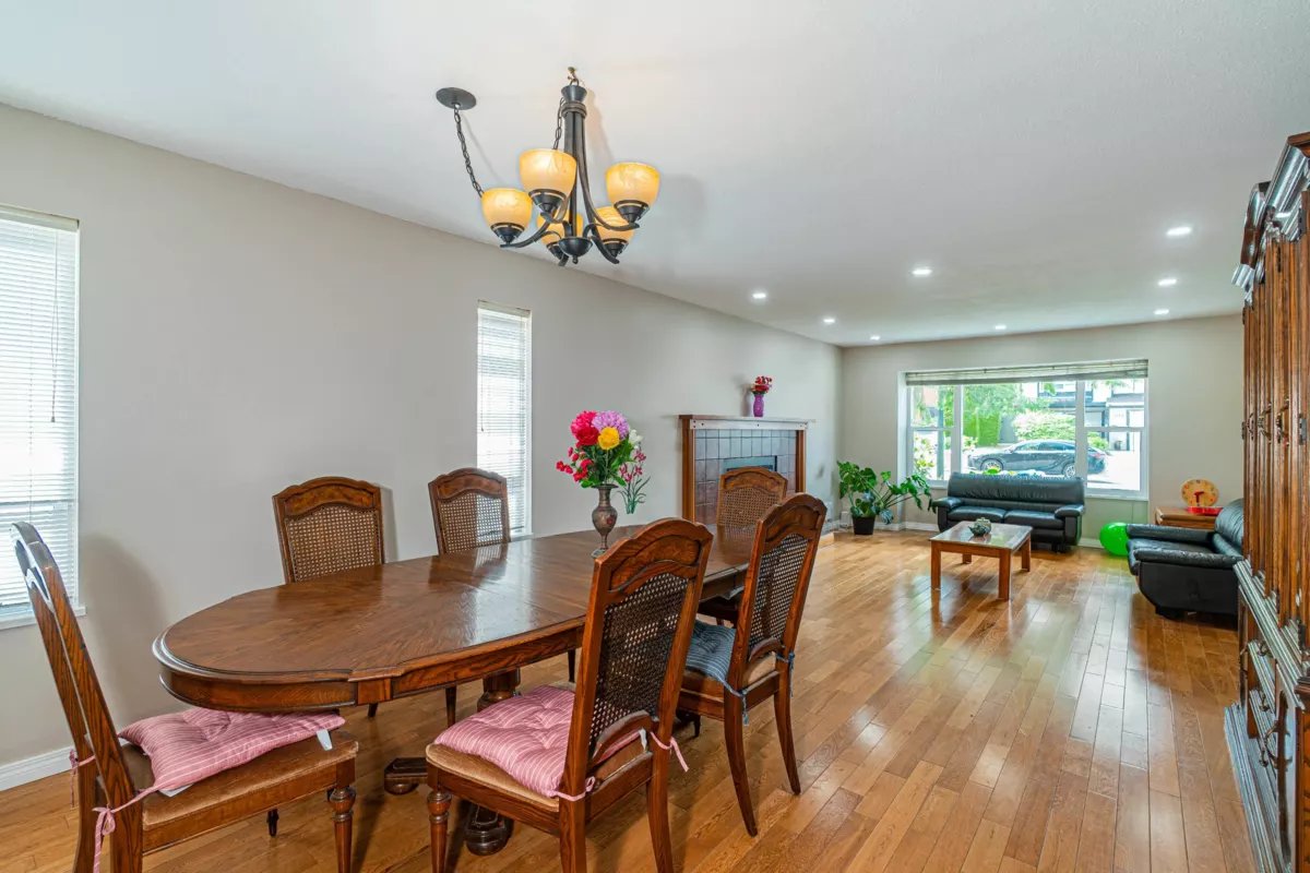 Primary Bathroom Photo of 1426 Gabriola Drive, Coquitlam, BC