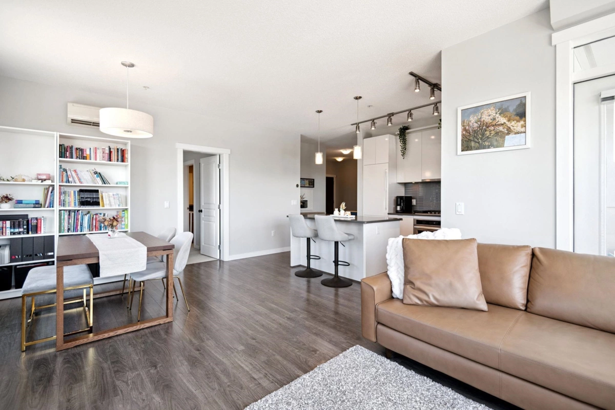 Dining Area Photo of 523 9311 Alexandra Road, Richmond, BC