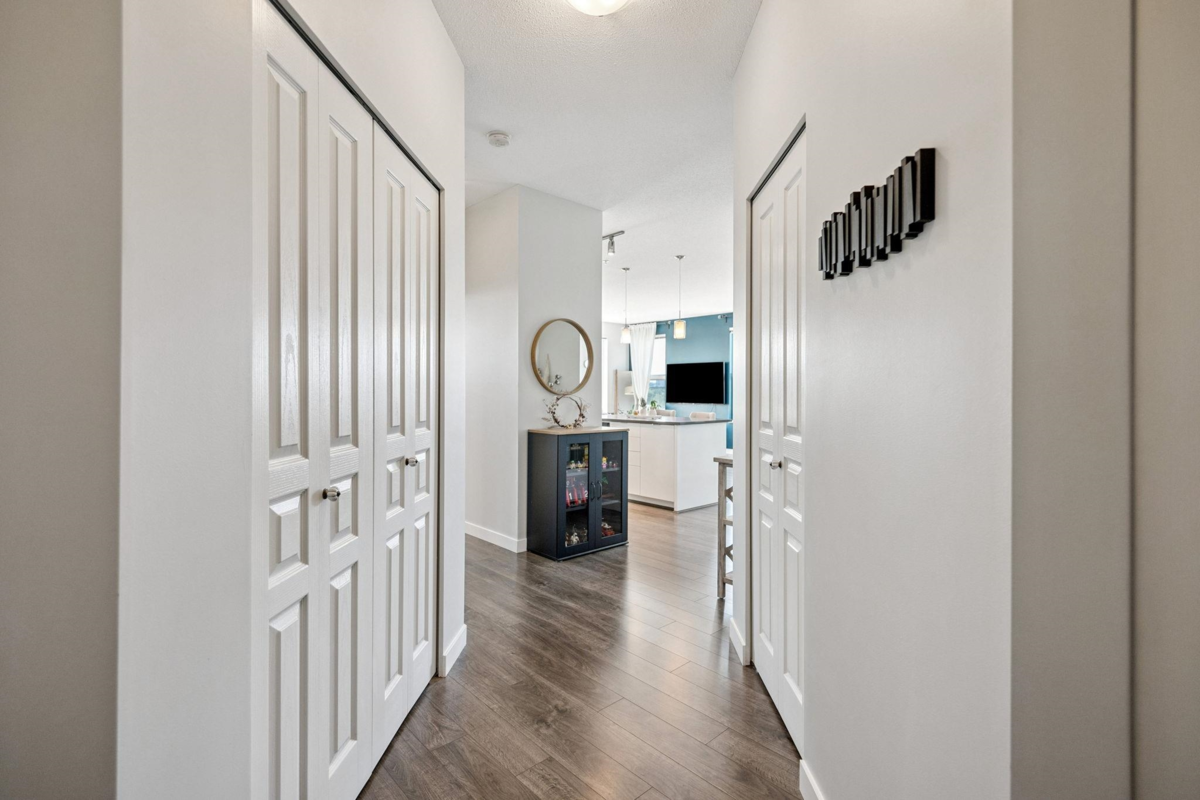 Entry Foyer Photo of 523 9311 Alexandra Road, Richmond, BC