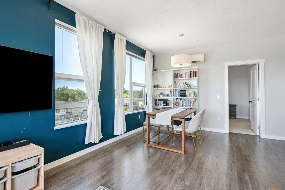 Kitchen Island Photo of 523 9311 Alexandra Road, Richmond, BC