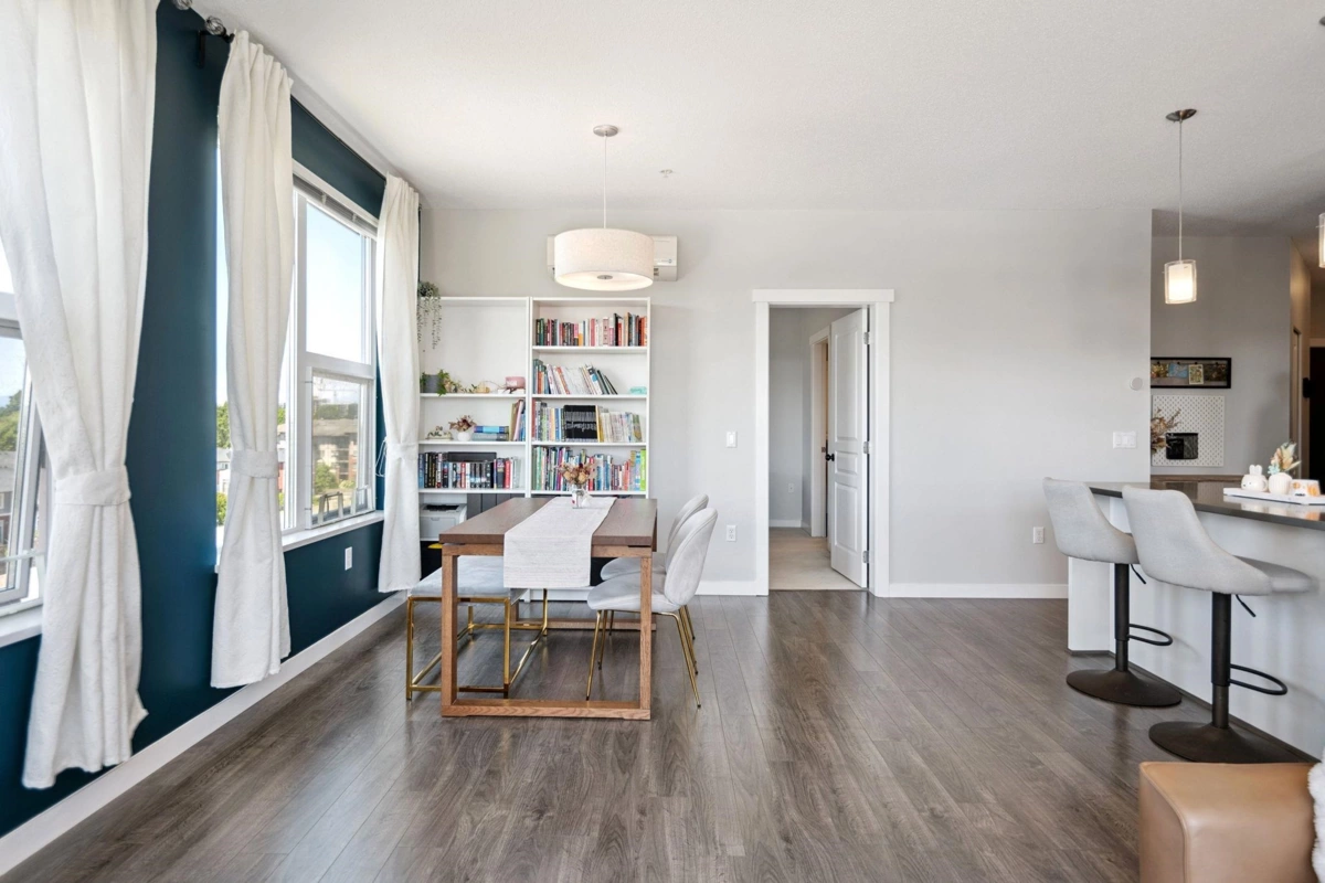 Kitchen Photo of 523 9311 Alexandra Road, Richmond, BC