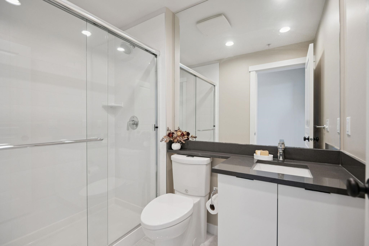 Laundry Room Photo of 523 9311 Alexandra Road, Richmond, BC