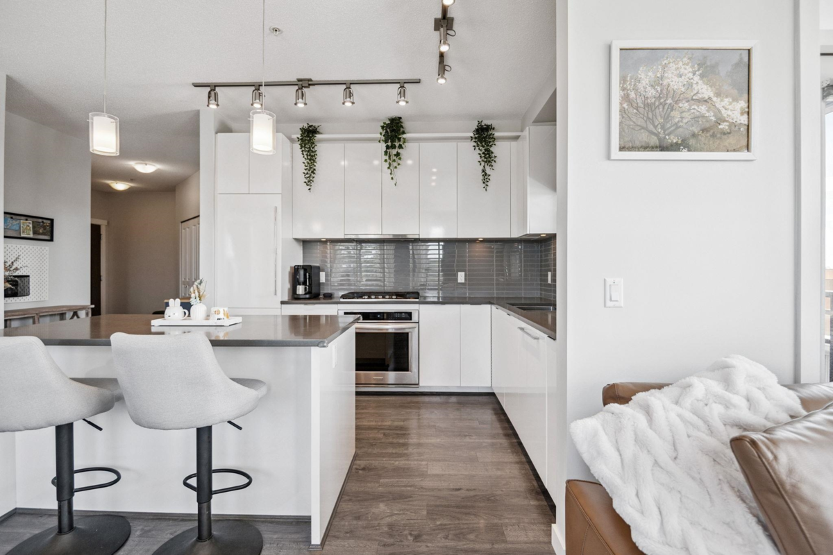 Primary Bedroom Photo of 523 9311 Alexandra Road, Richmond, BC