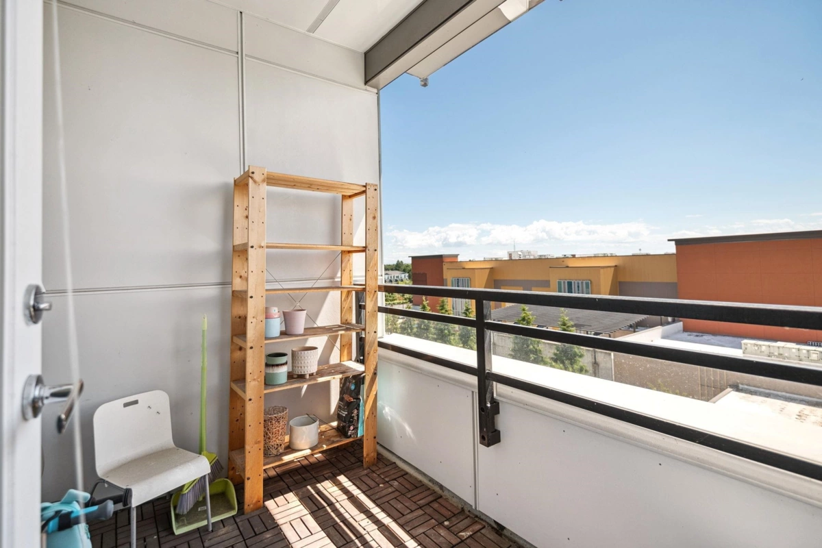 Staircase Photo of 523 9311 Alexandra Road, Richmond, BC