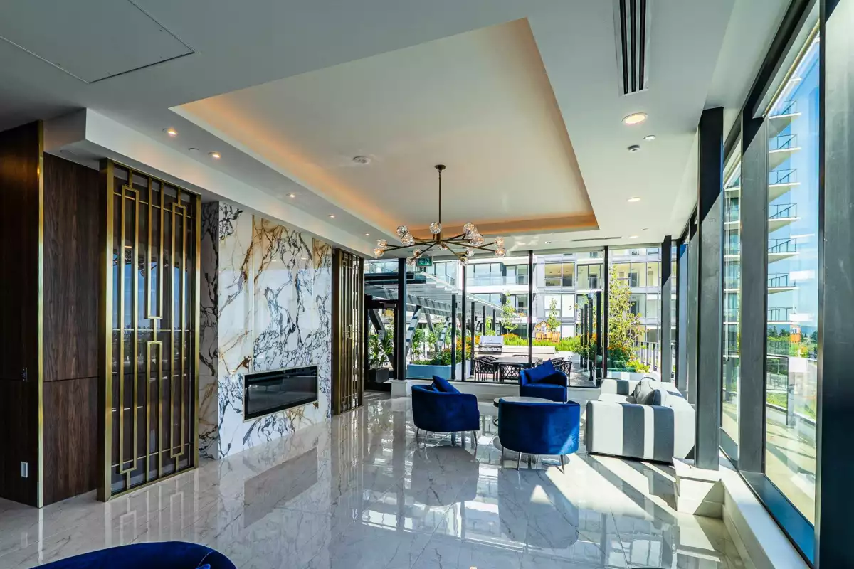 Entry Foyer Photo of 1306 135 E 13th Street, North Vancouver, BC