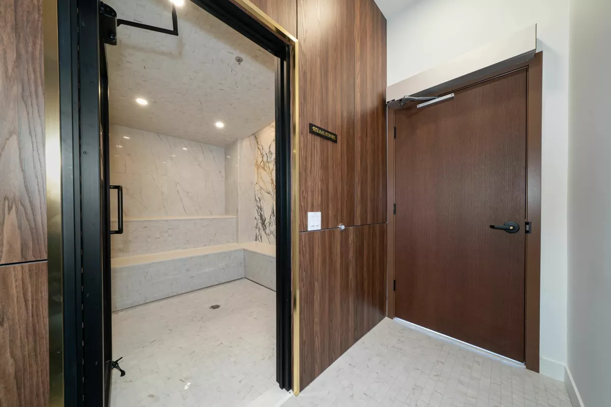 Front Yard Photo of 1306 135 E 13th Street, North Vancouver, BC