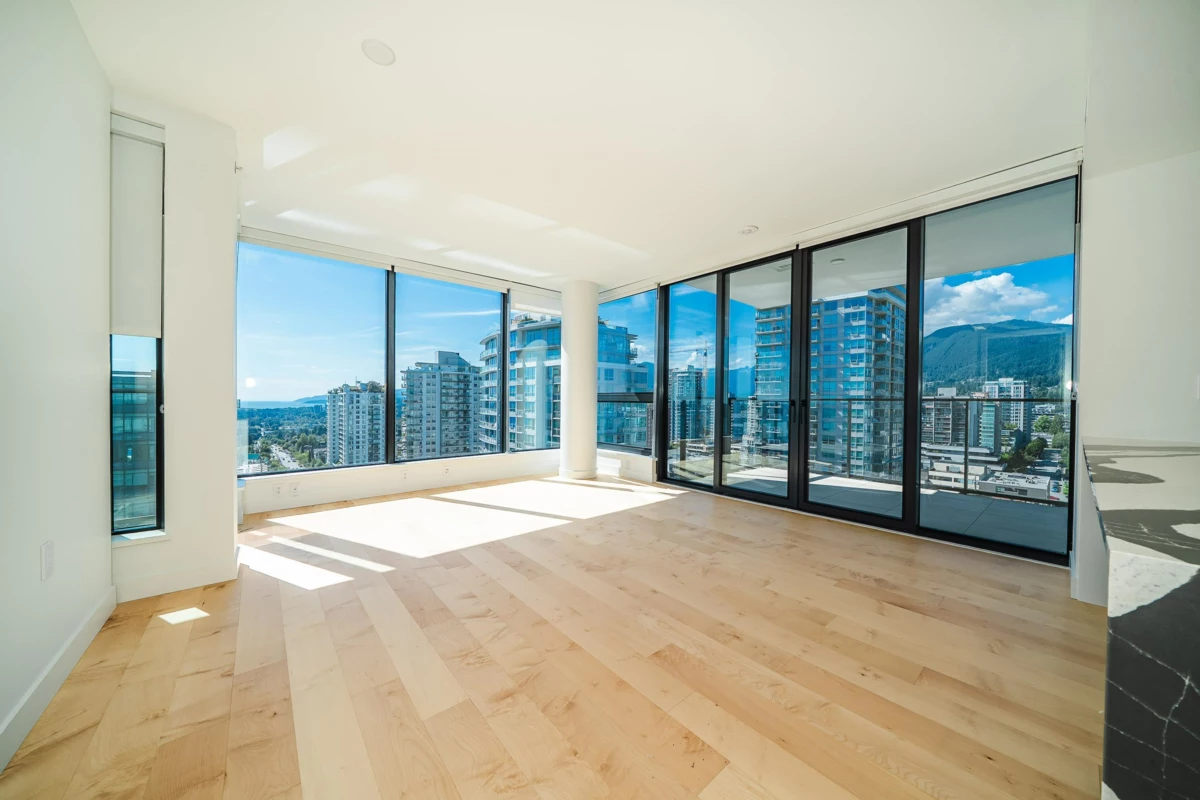Kitchen Island Photo of 1306 135 E 13th Street, North Vancouver, BC