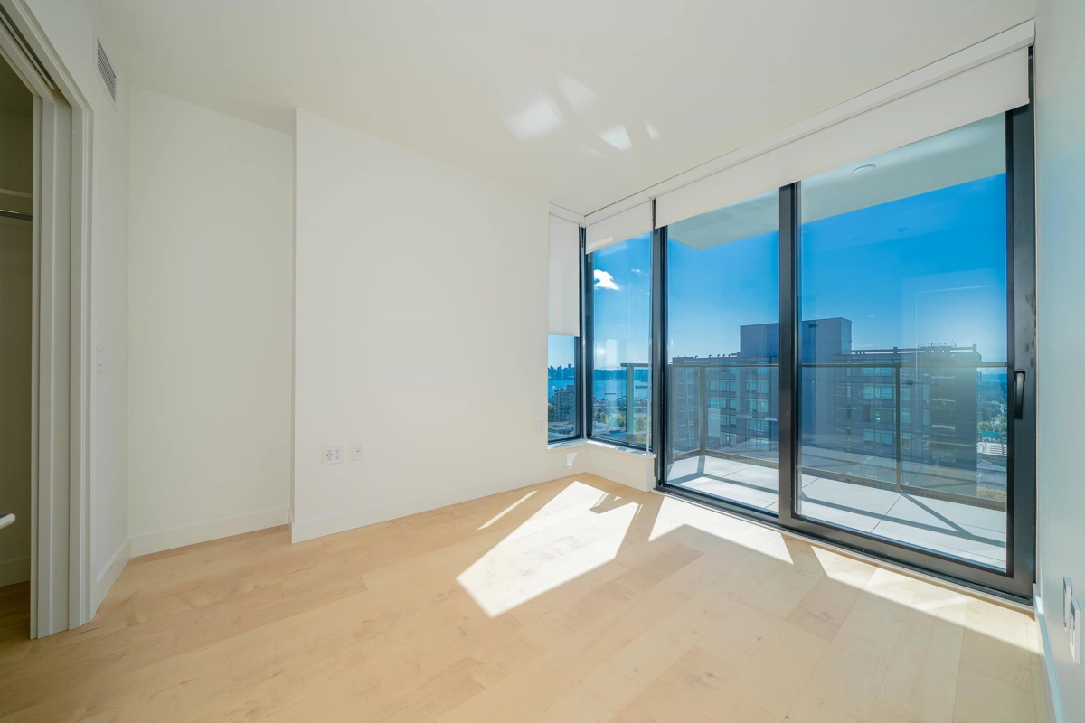 Kitchen Photo of 1306 135 E 13th Street, North Vancouver, BC