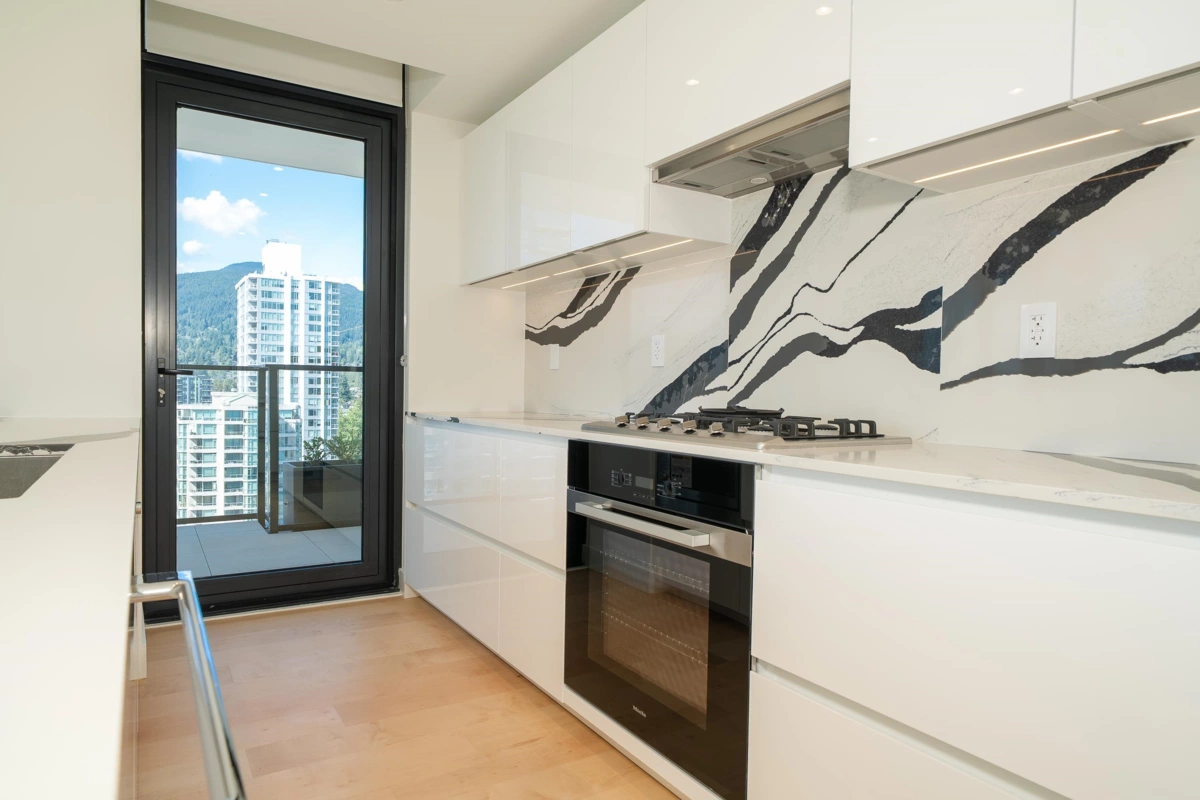 Primary Bathroom Photo of 1306 135 E 13th Street, North Vancouver, BC