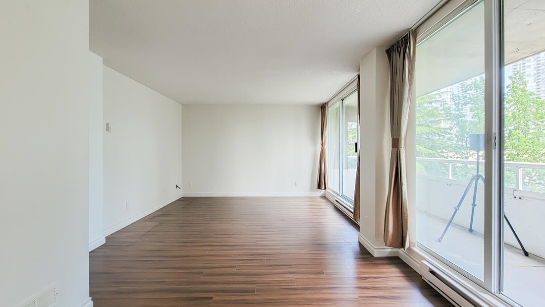 Family Room Photo of 605 6595 Bonsor Avenue, Burnaby, BC