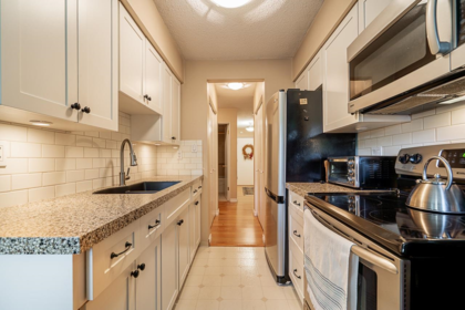 211 175 E 4th Street, North Vancouver, BC, North Vancouver — Apartment/Condo for sale