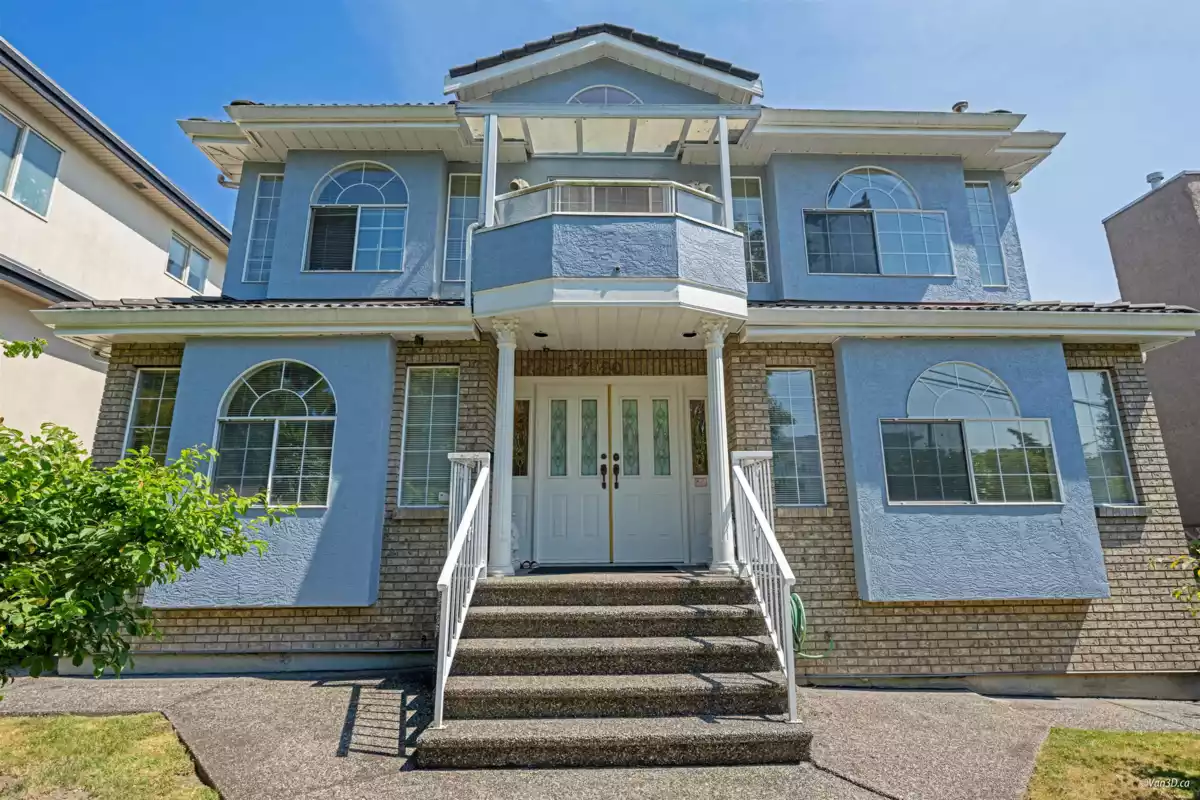 Exterior Front Photo of 7920 Ontario Street, Vancouver, BC