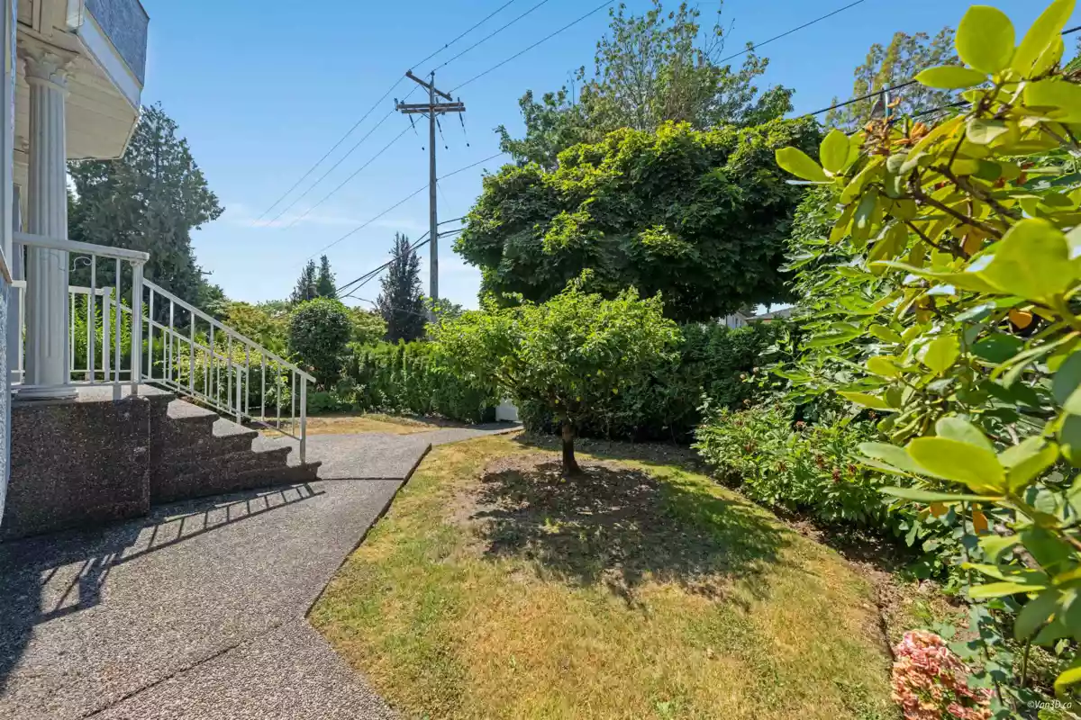 Family Room Photo of 7920 Ontario Street, Vancouver, BC