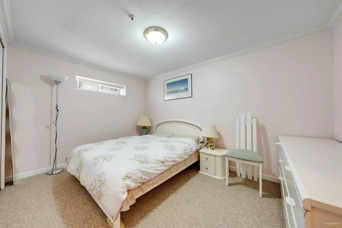 Front Yard Photo of 7920 Ontario Street, Vancouver, BC