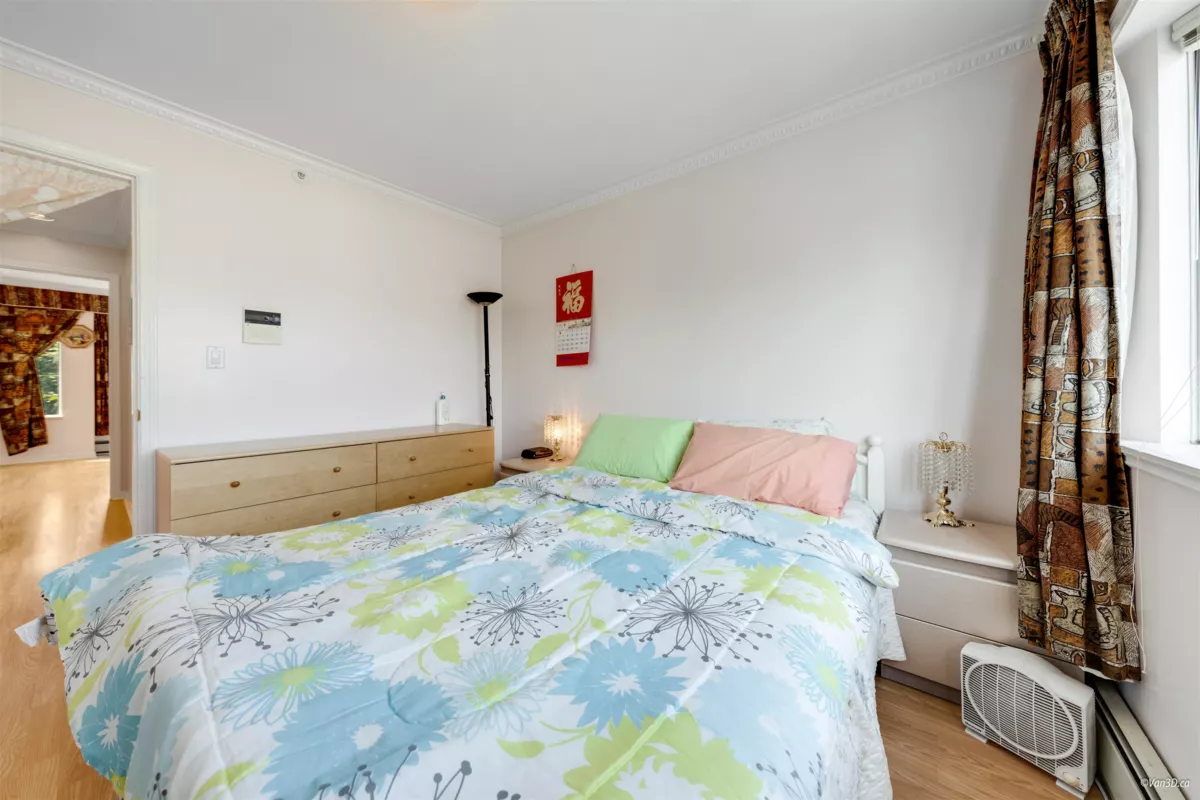 Hallway Photo of 7920 Ontario Street, Vancouver, BC