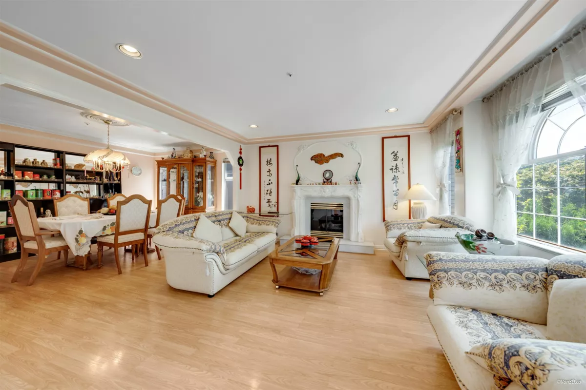 Kitchen Photo of 7920 Ontario Street, Vancouver, BC