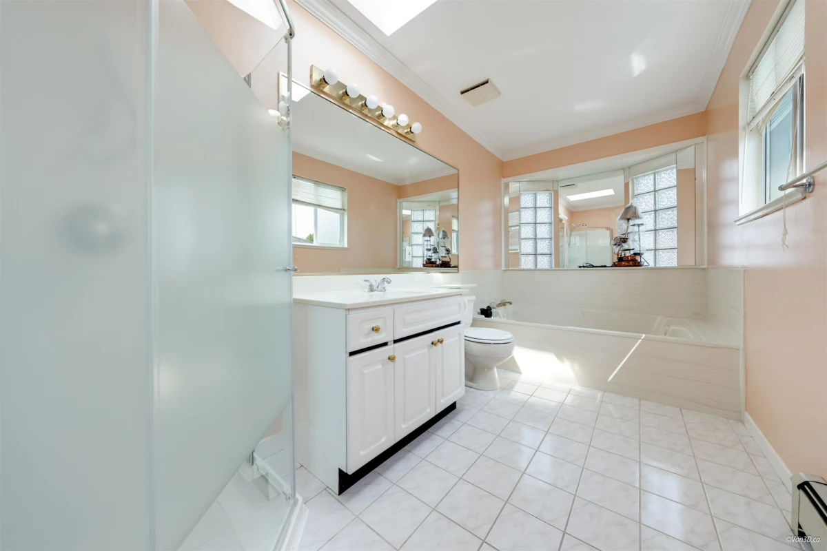 Laundry Room Photo of 7920 Ontario Street, Vancouver, BC