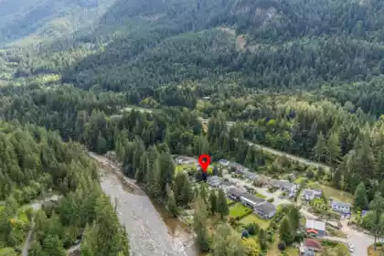 Backyard Photo of 275 Forrest Crescent, Hope, BC