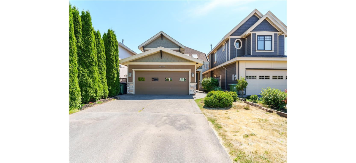 Primary Bathroom Photo of 3660 Georgia Street, Richmond, BC
