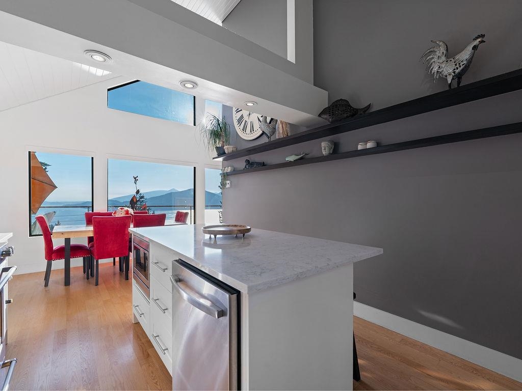 Laundry Room Photo of 485 Timbertop Drive, Lions Bay, BC