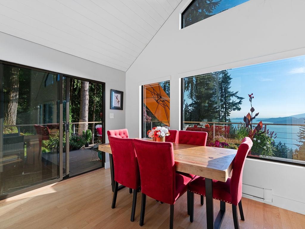 Mudroom Photo of 485 Timbertop Drive, Lions Bay, BC