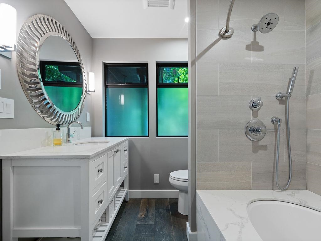 Outdoor Deck Photo of 485 Timbertop Drive, Lions Bay, BC