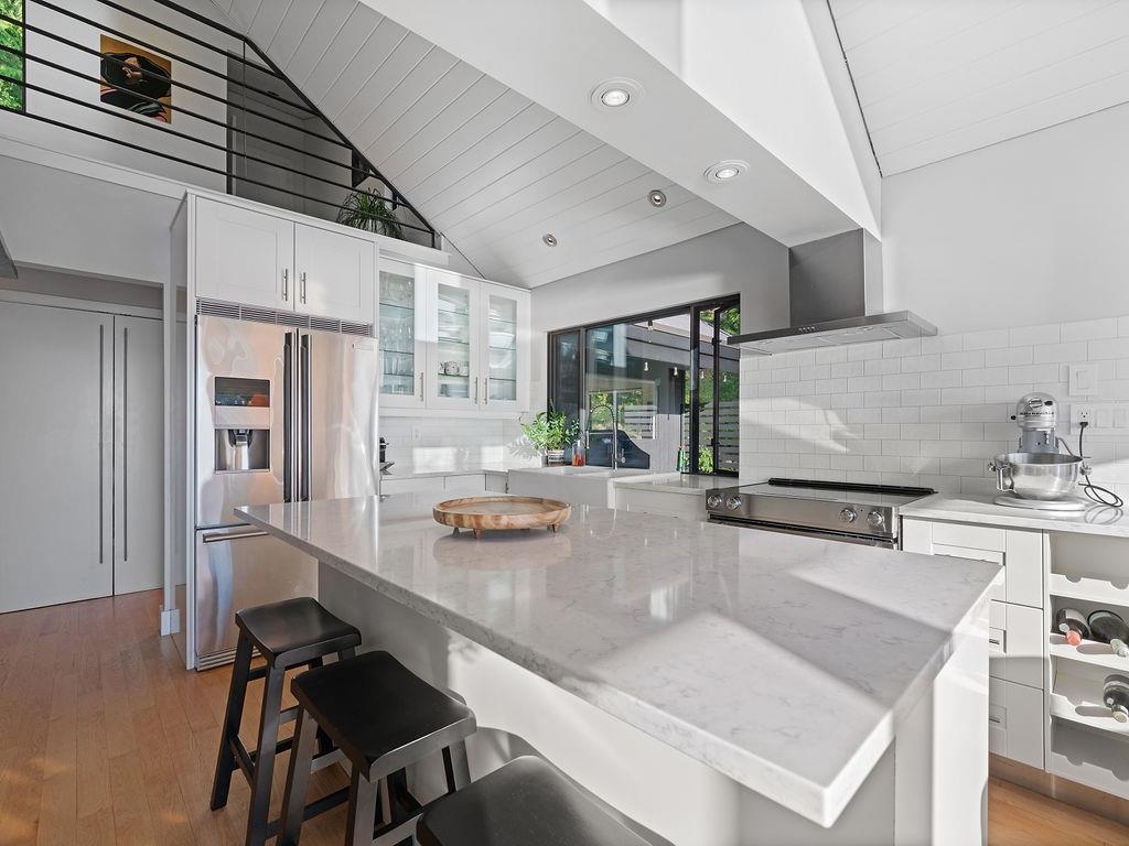 Staircase Photo of 485 Timbertop Drive, Lions Bay, BC