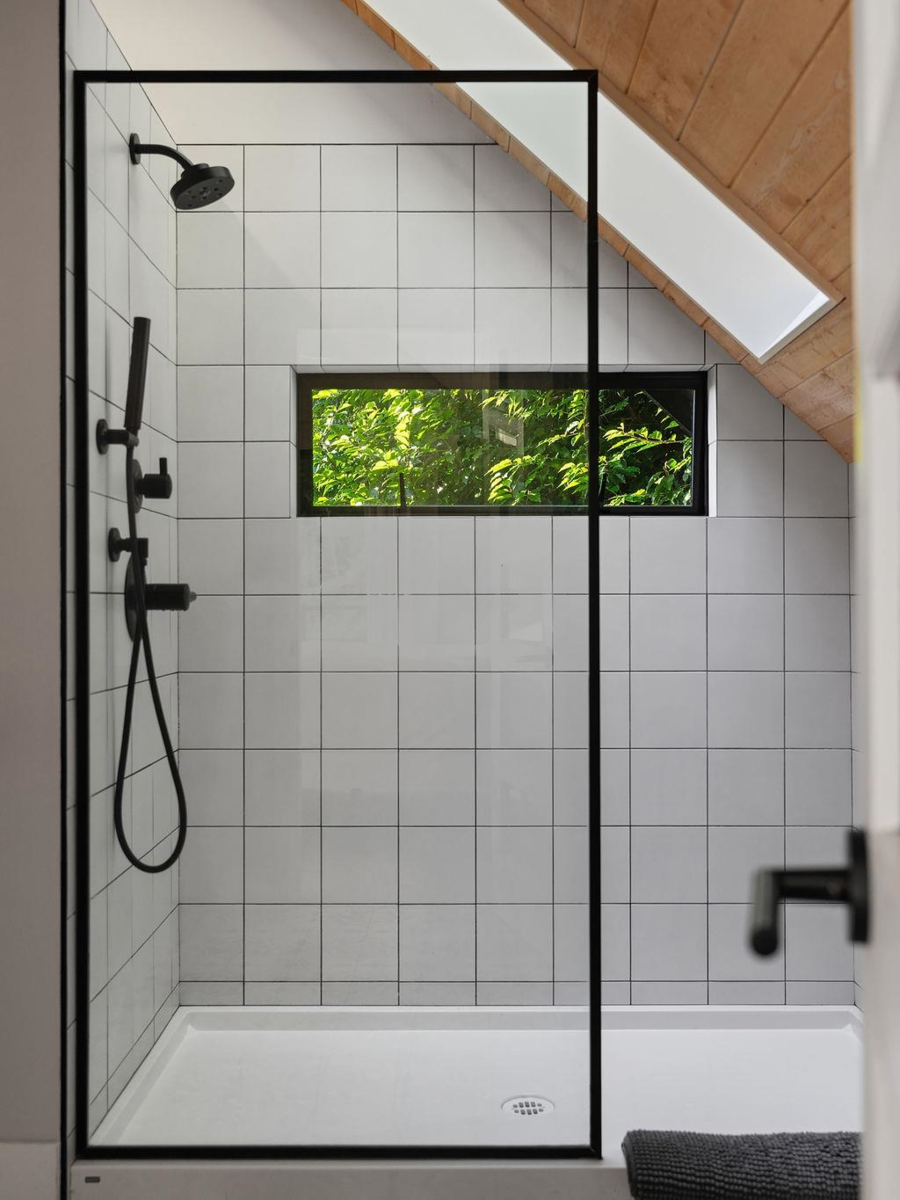 Swimming Pool Photo of 485 Timbertop Drive, Lions Bay, BC