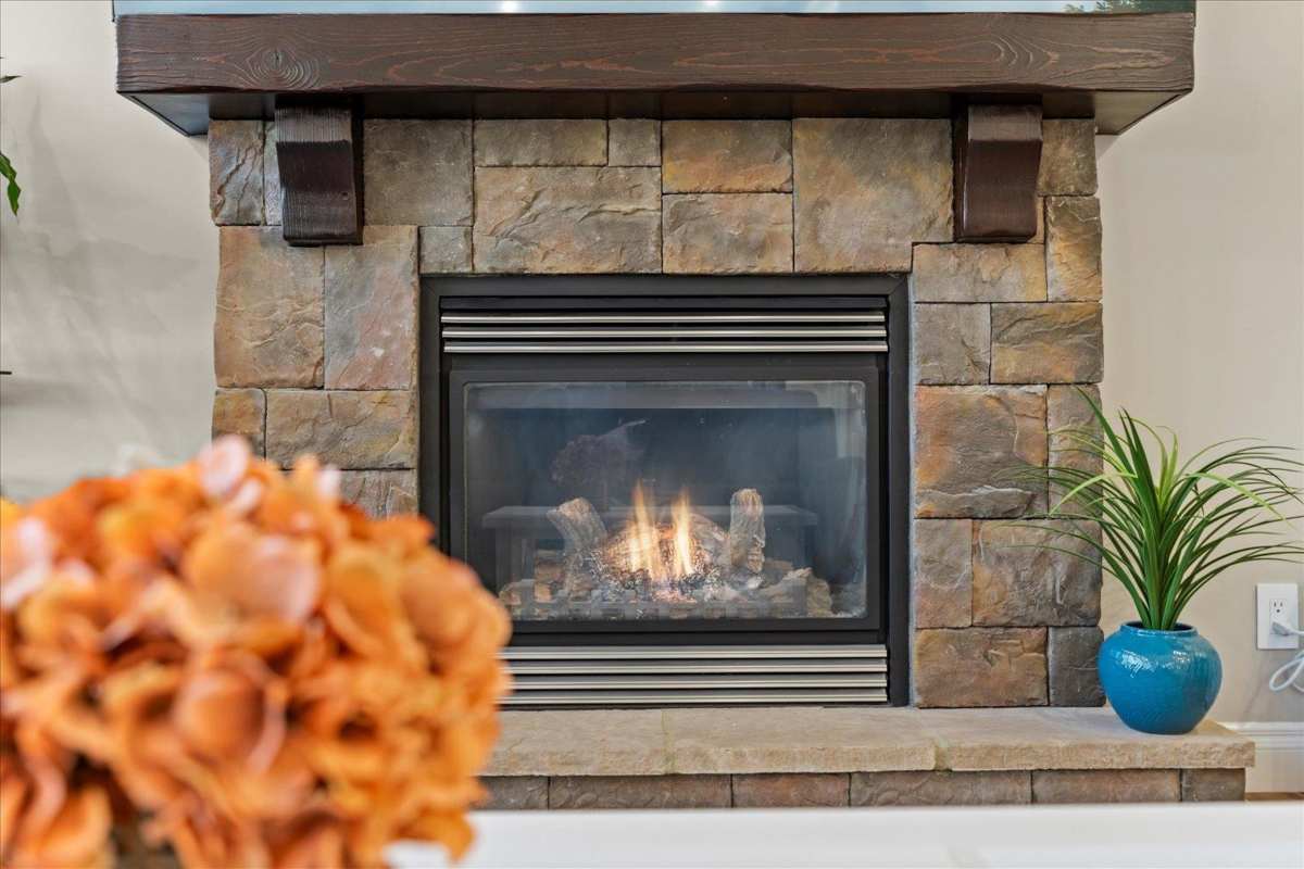 Breakfast Nook Photo of 6550 Lavender Place, Chilliwack, BC