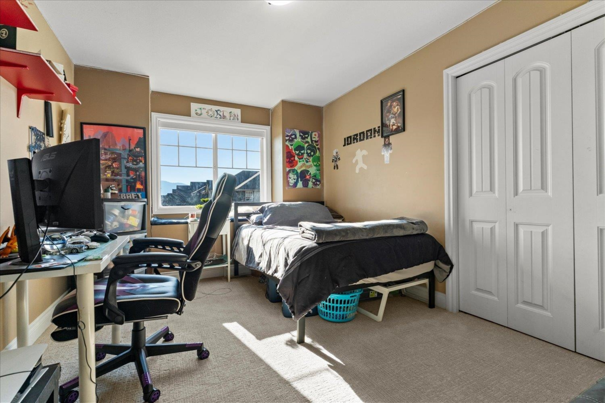 Entry Foyer Photo of 6550 Lavender Place, Chilliwack, BC