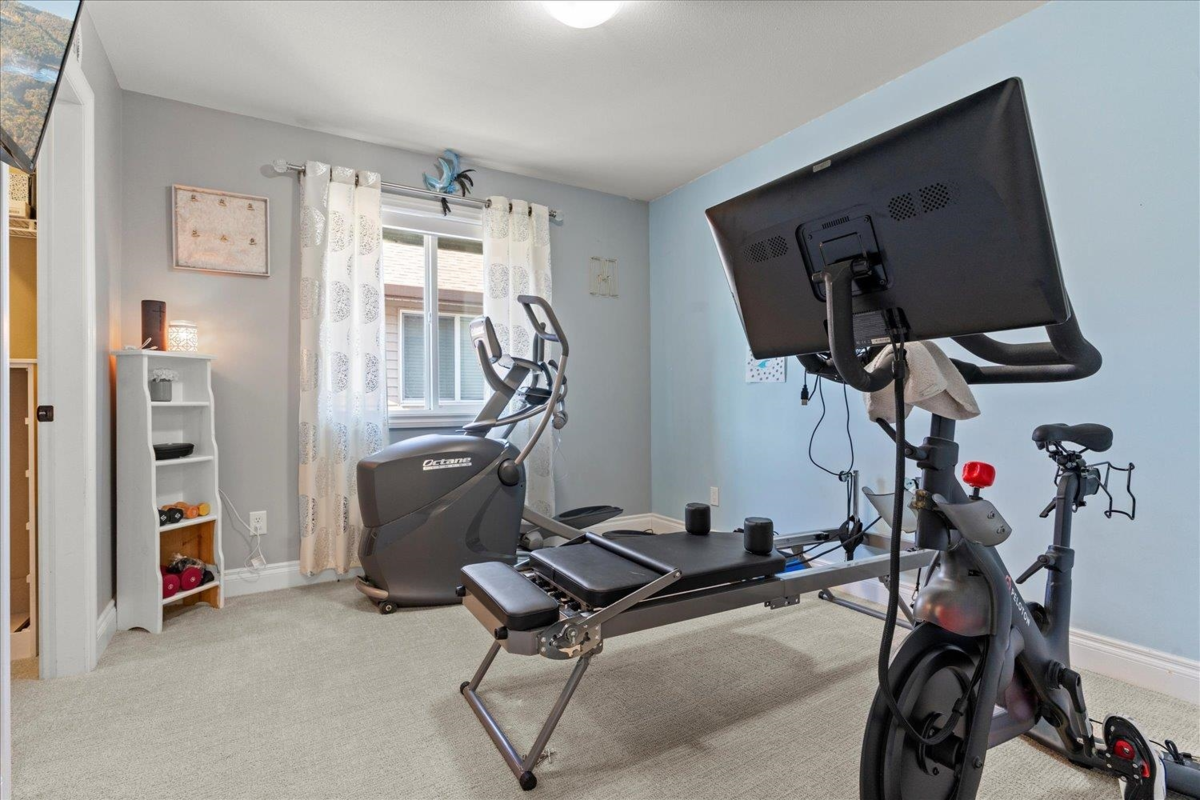 Hallway Photo of 6550 Lavender Place, Chilliwack, BC