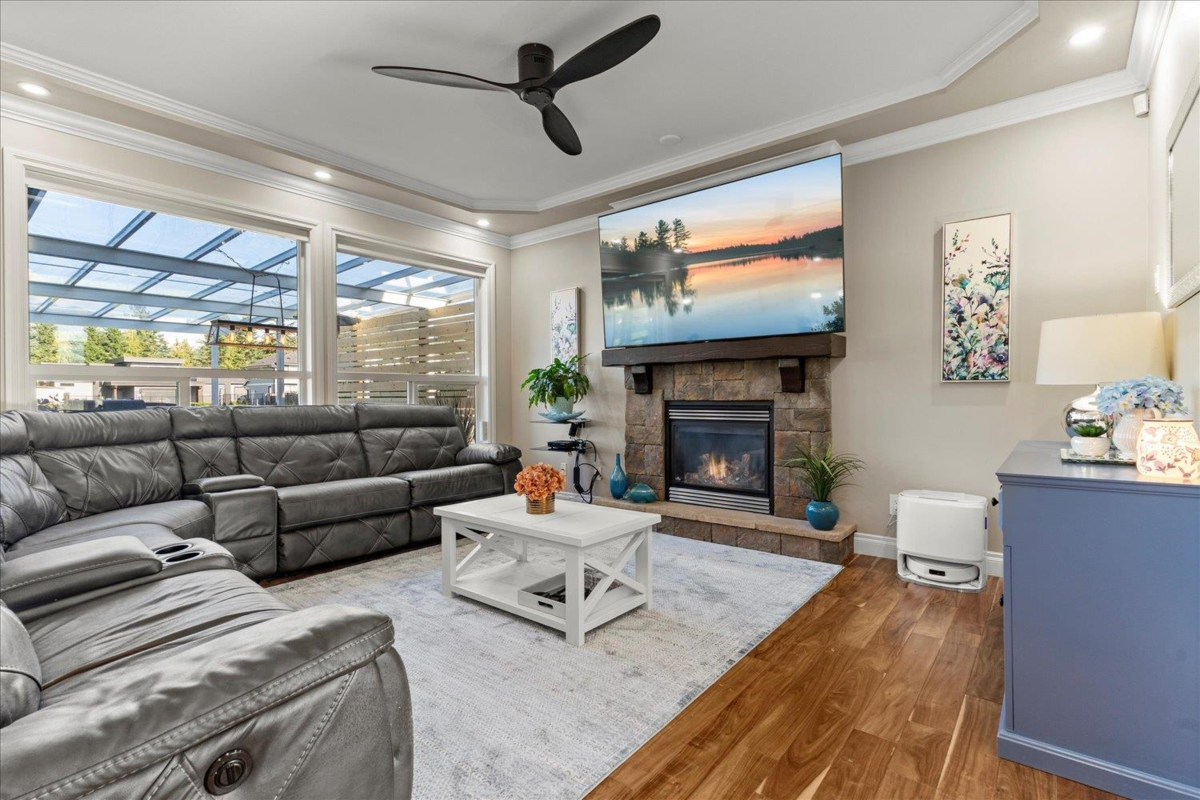 Kitchen Island Photo of 6550 Lavender Place, Chilliwack, BC