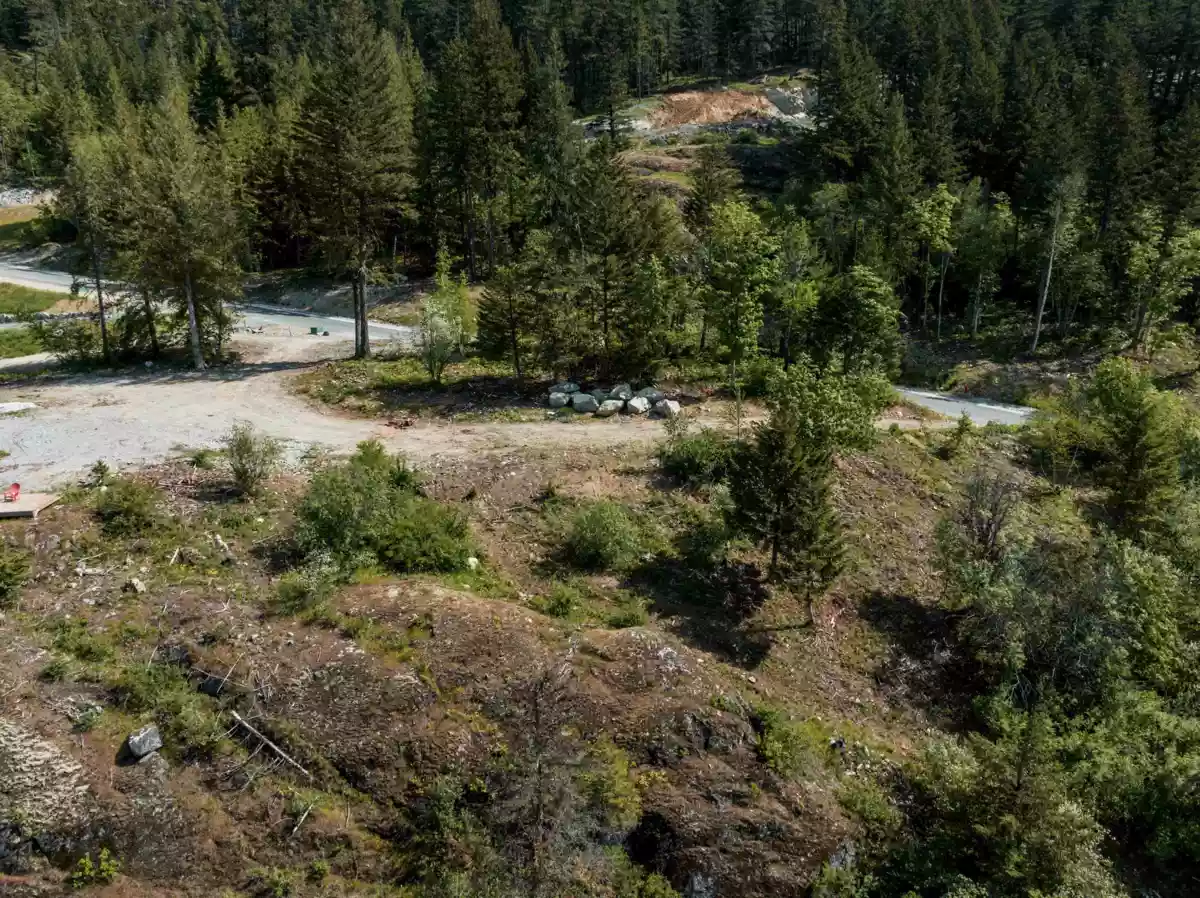 Kitchen Photo of 9004 Sun God Mountain Way, Pemberton, BC