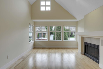 19 15450 Rosemary Heights Crescent, Surrey, BC, Surrey — Townhouse for sale