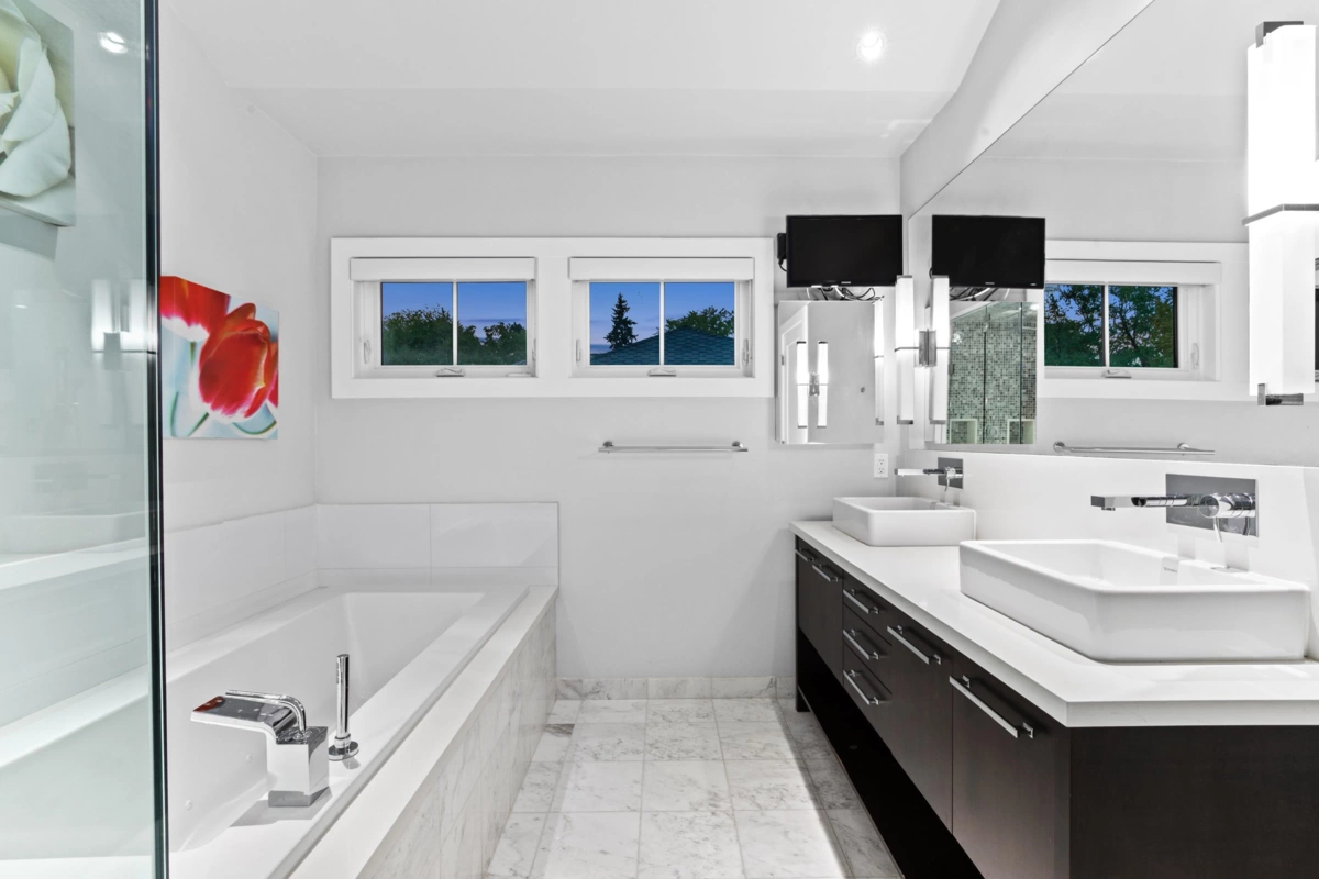 Hallway Photo of 5390 Elm Street, Vancouver, BC